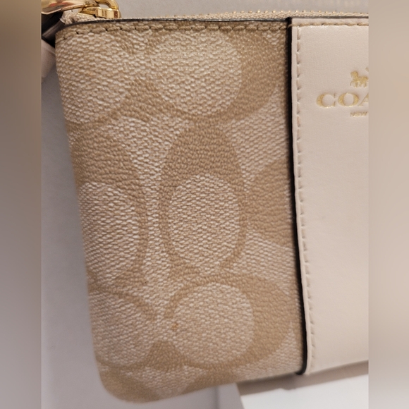 Coach Corner Zip Wristlet In Signature Canvas With Stripe - Picture 7 of 8